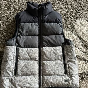 Gap puffer vest